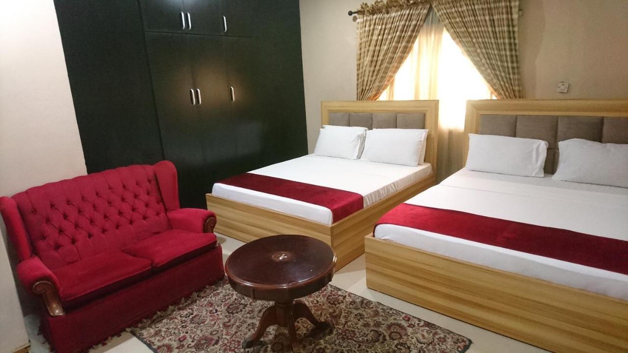 לגוס The Ambassadors Hotel מראה חיצוני תמונה