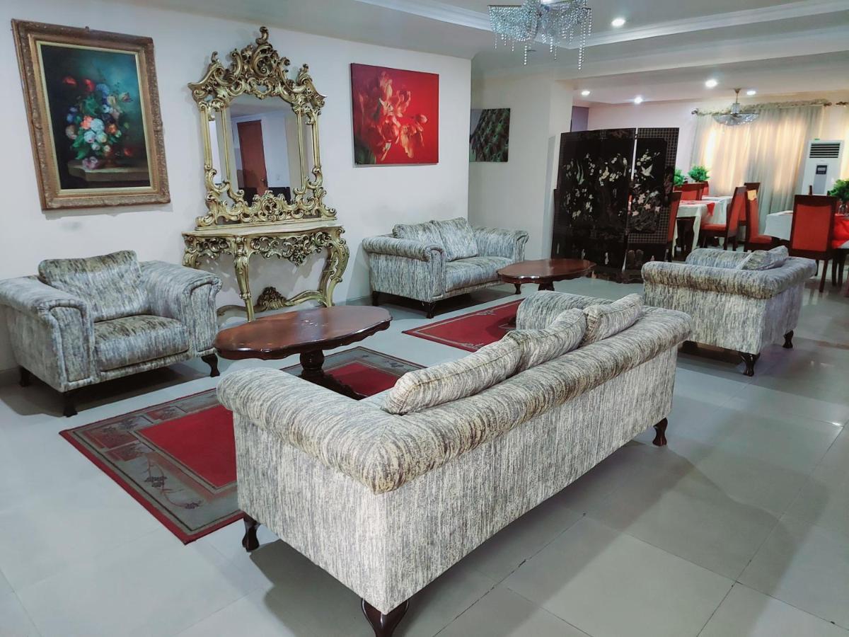 לגוס The Ambassadors Hotel מראה חיצוני תמונה