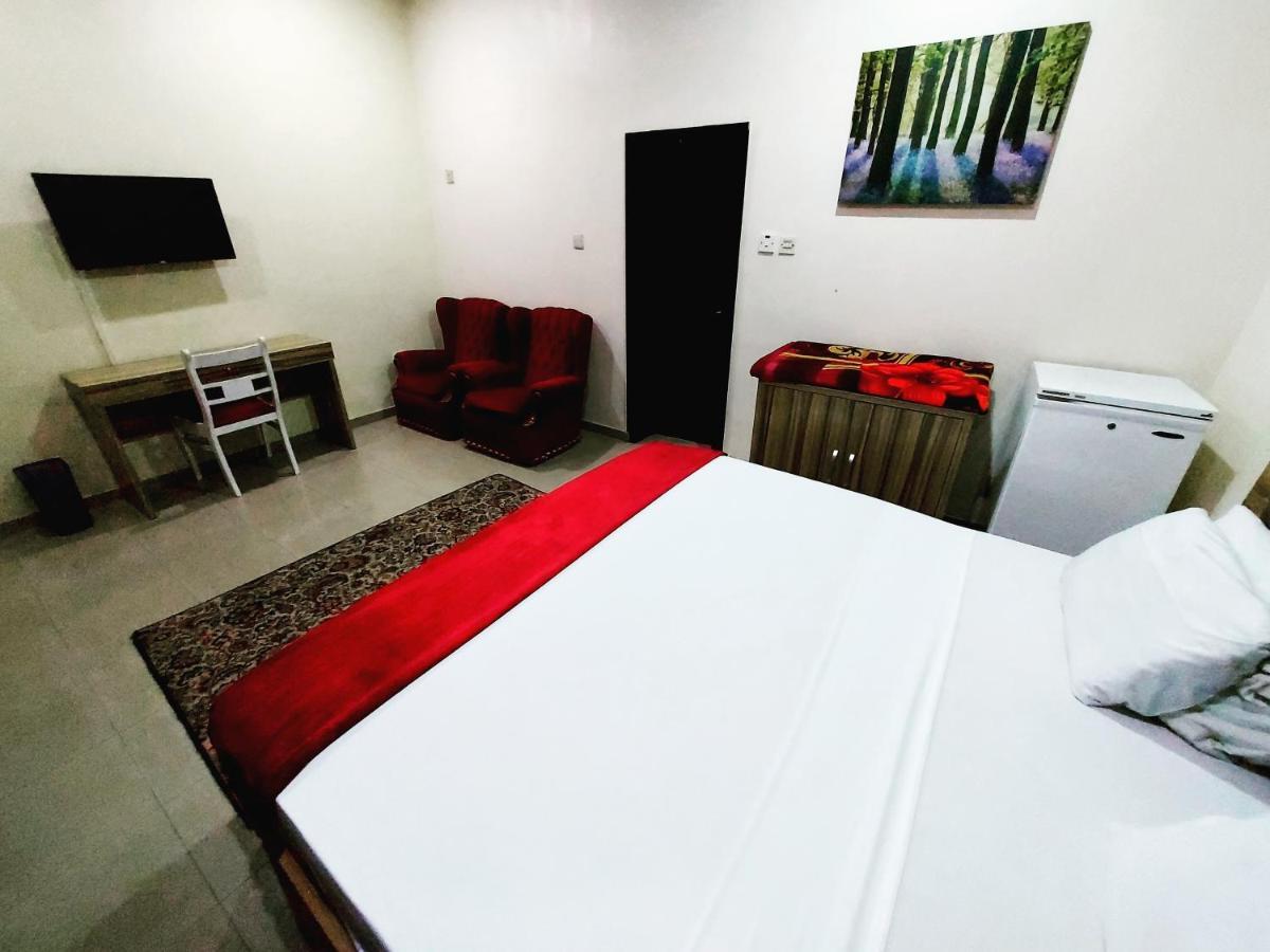 לגוס The Ambassadors Hotel מראה חיצוני תמונה